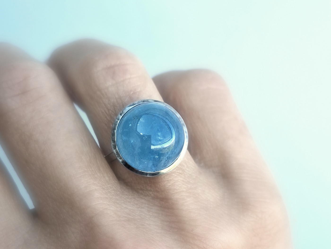 Alternative view of Aquamarin Cabouchon Ring MARA