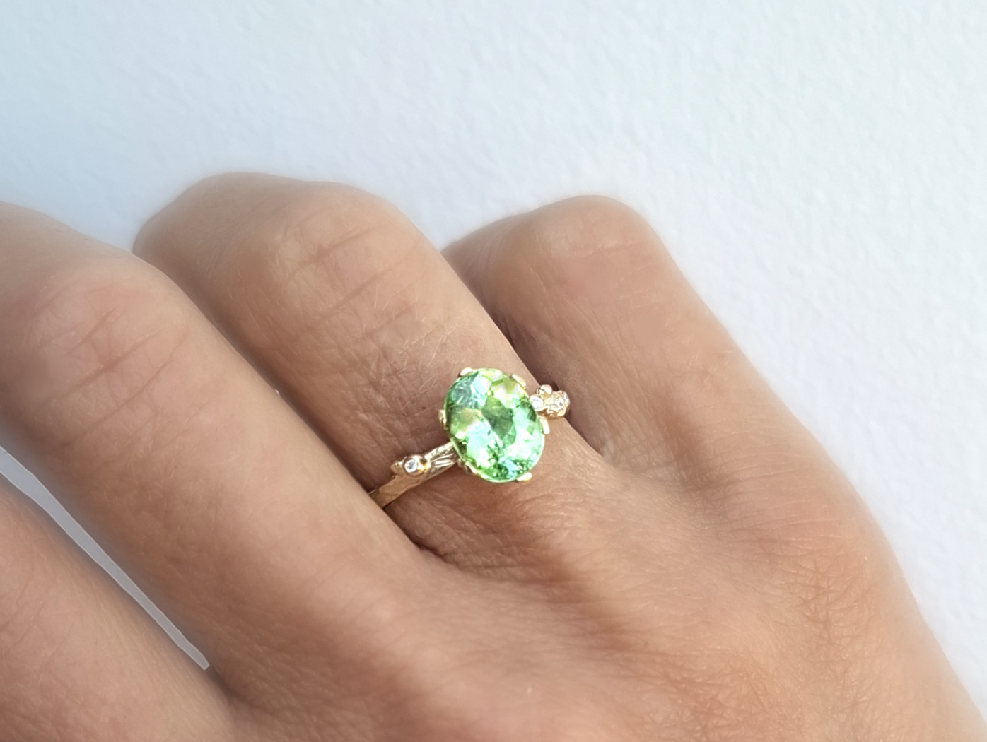 Alternative view of Grüner Turmalin Brillant Ring JULY